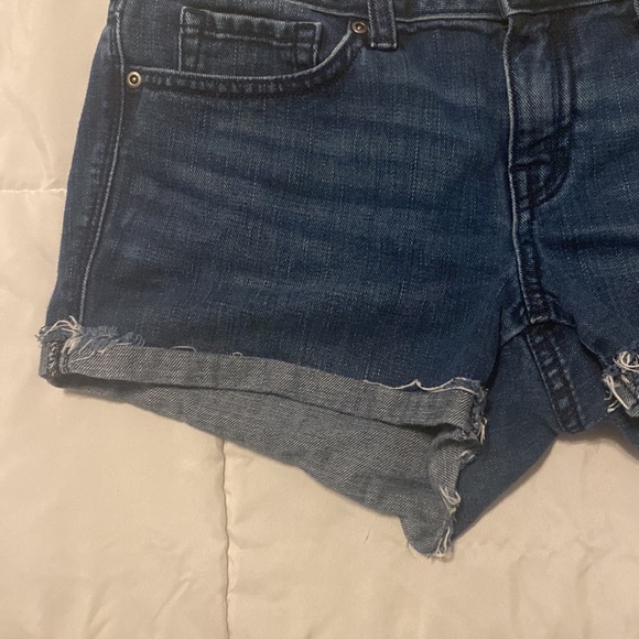 GAP jean shorts - Picture 4 of 5